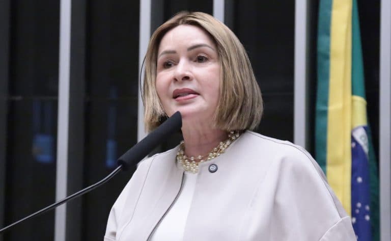 Comissão aprova projeto que permite a órgãos de trânsito oferecer jogos e vídeos para escolas