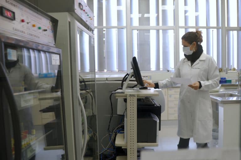 Projeto disciplina uso de recursos públicos e concessão de bolsas em ciência e tecnologia