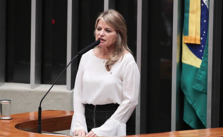 Projeto isenta moradores de municípios vizinhos de pedágio em rodovias federais