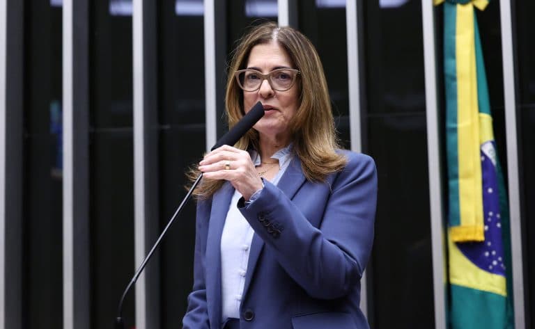 Comissão aprova criação de programa de proteção e controle populacional de cães e gatos